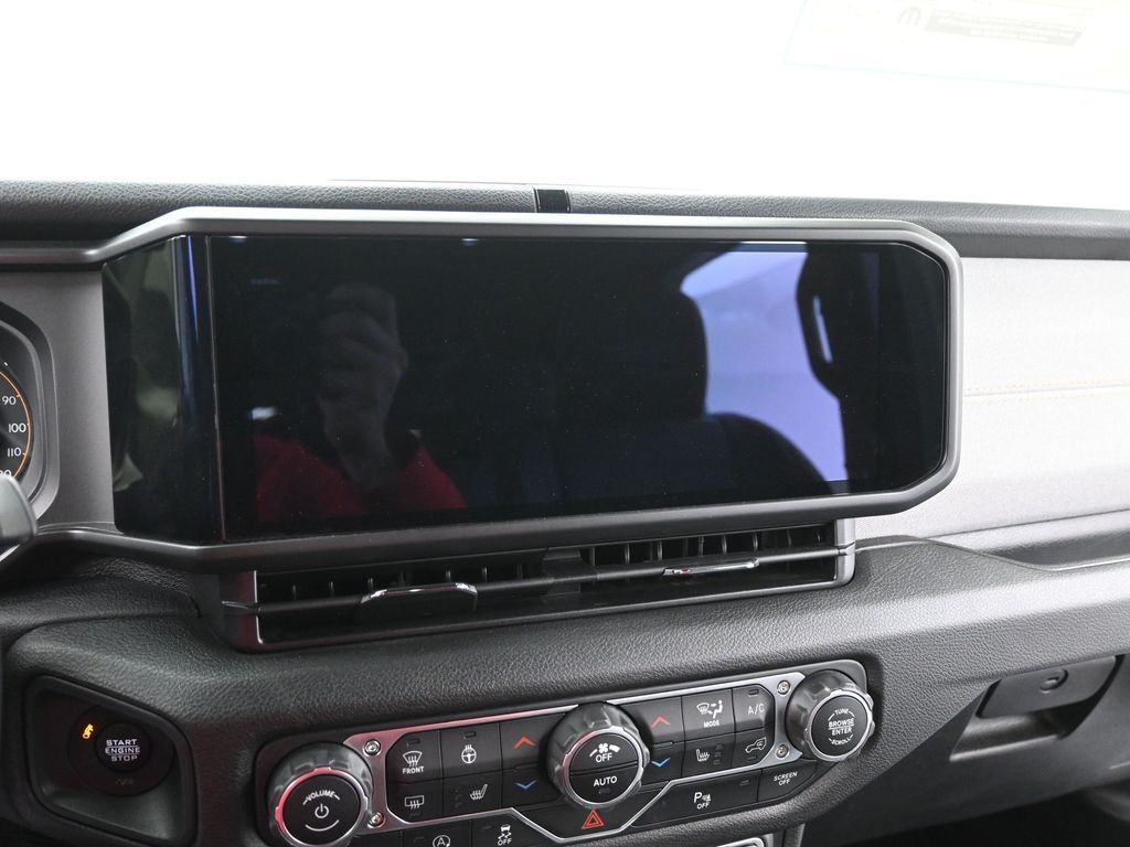 Jeep Wrangler Vehicle Full-screen Gallery Image 15