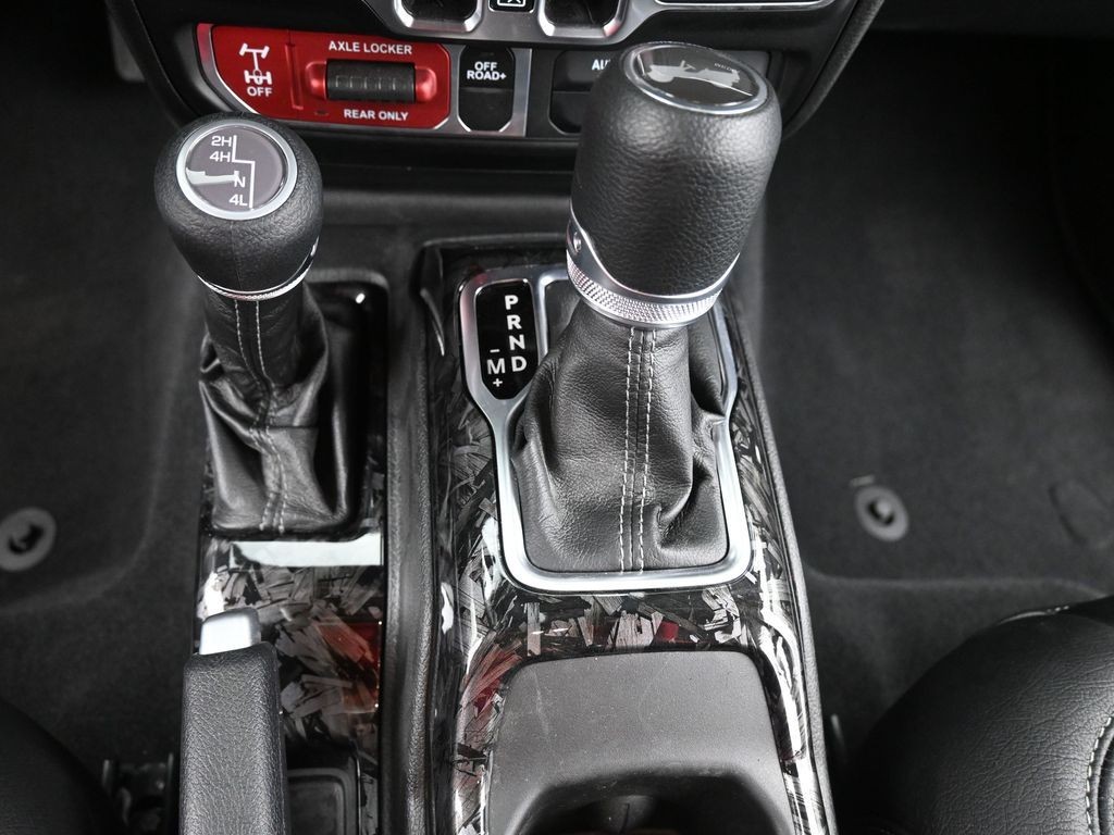 Jeep Wrangler Vehicle Full-screen Gallery Image 17