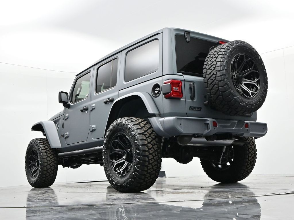 Jeep Wrangler Vehicle Full-screen Gallery Image 23