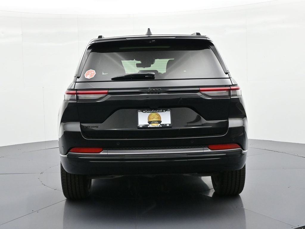 Jeep Grand Cherokee Vehicle Full-screen Gallery Image 7