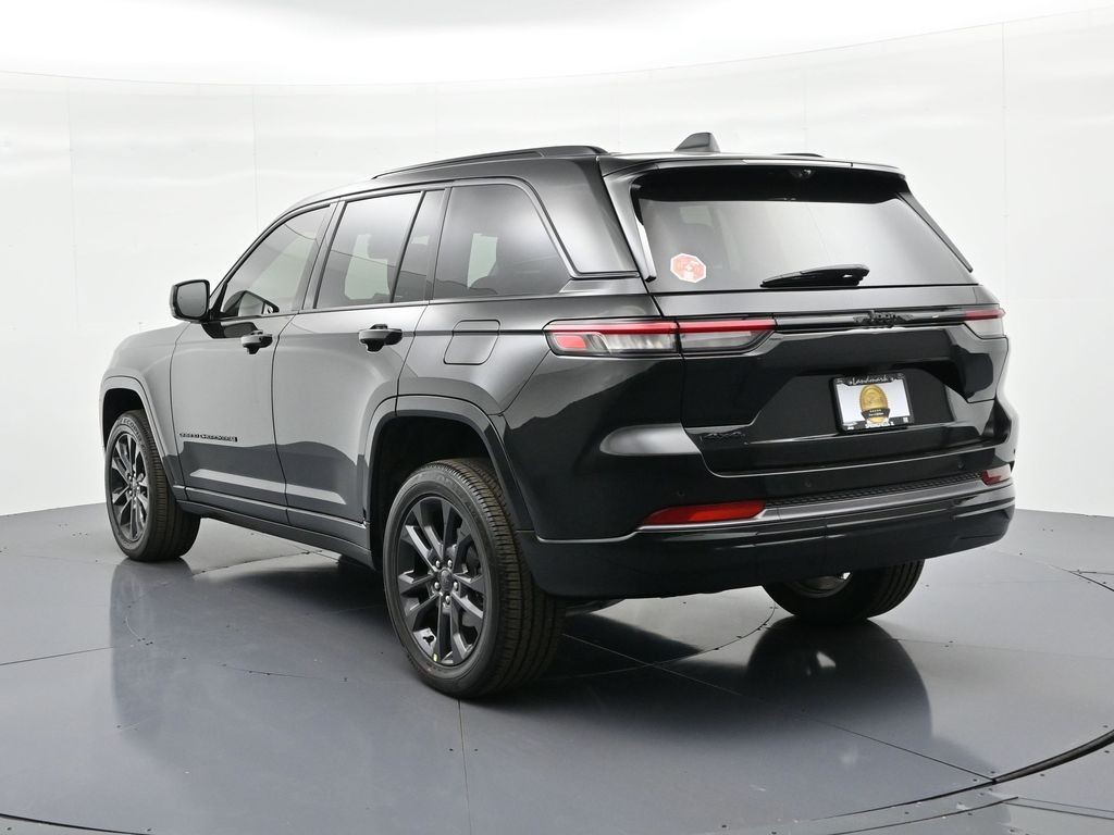 Jeep Grand Cherokee Vehicle Full-screen Gallery Image 8