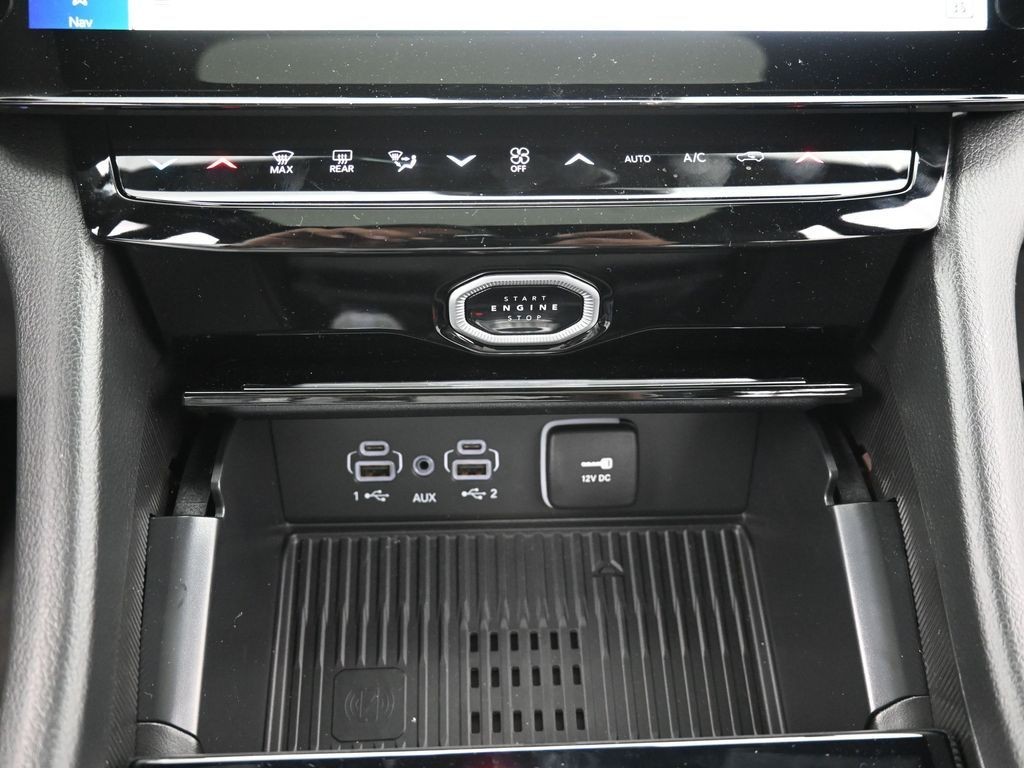 Jeep Grand Cherokee Vehicle Full-screen Gallery Image 11