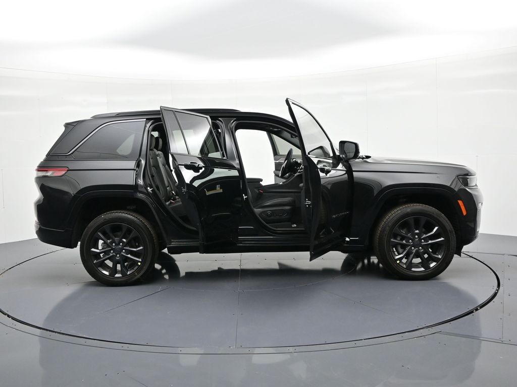 Jeep Grand Cherokee Vehicle Full-screen Gallery Image 25