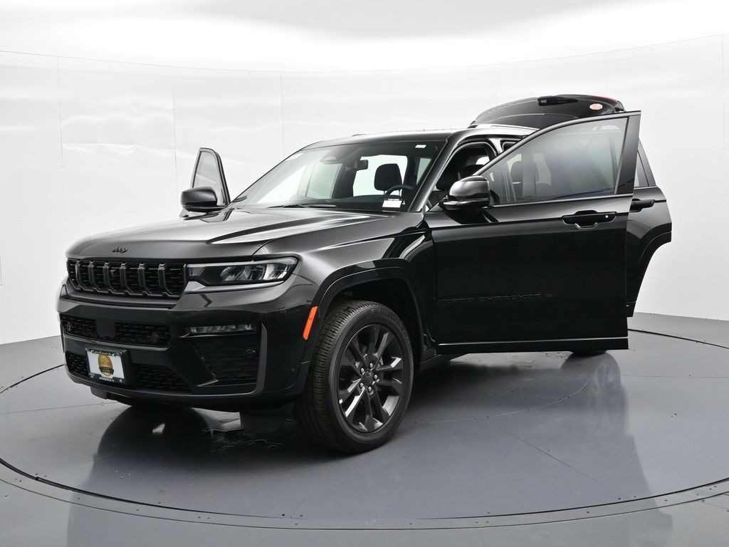 Jeep Grand Cherokee Vehicle Full-screen Gallery Image 36