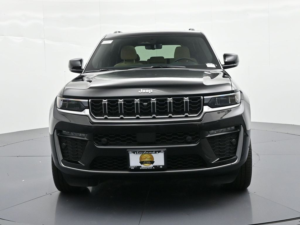 Jeep Grand Cherokee Vehicle Full-screen Gallery Image 3