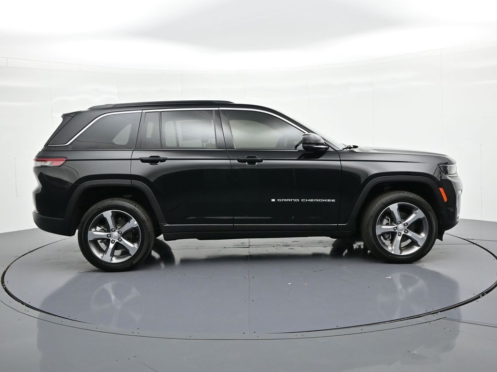 Jeep Grand Cherokee Vehicle Full-screen Gallery Image 5