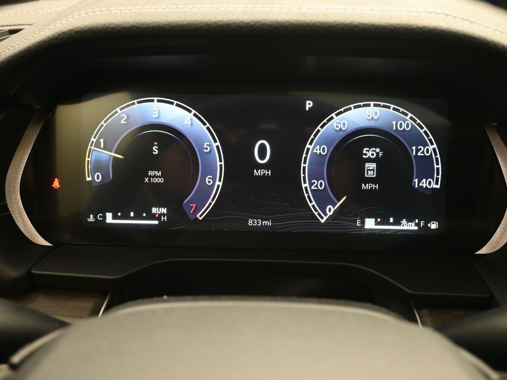 Jeep Grand Cherokee Vehicle Full-screen Gallery Image 10