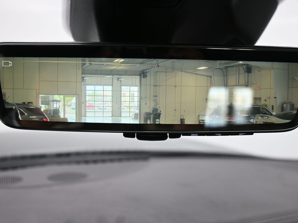Jeep Grand Cherokee Vehicle Full-screen Gallery Image 13