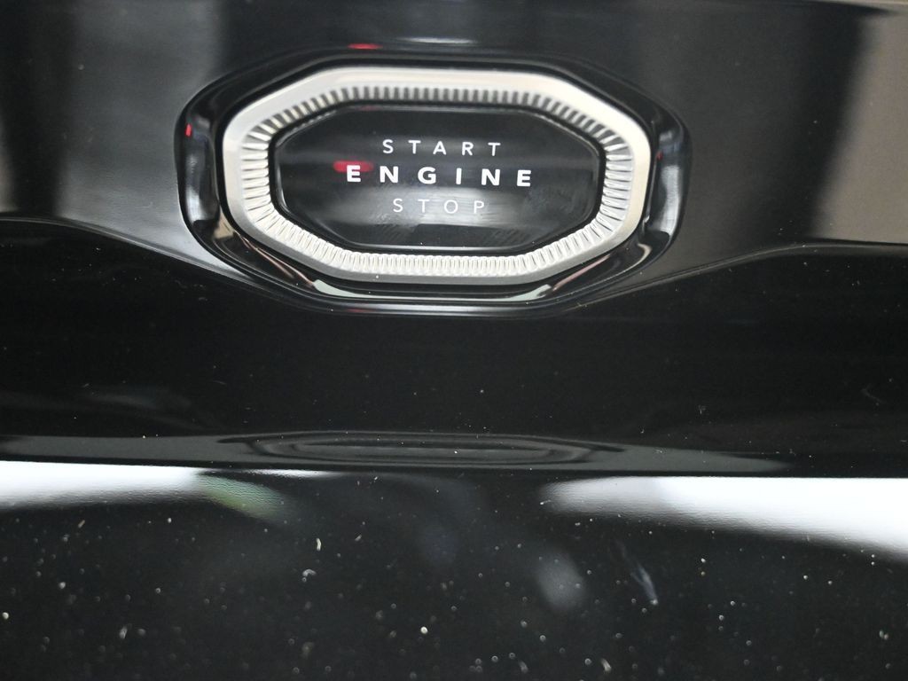 Jeep Grand Cherokee Vehicle Full-screen Gallery Image 15