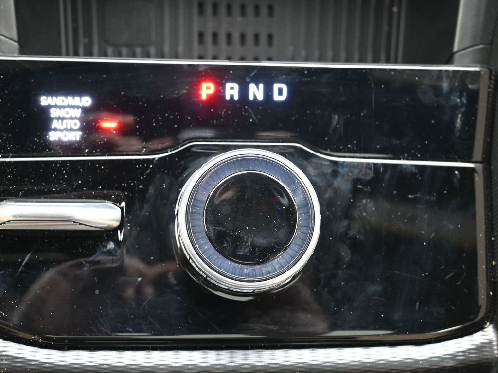 Jeep Grand Cherokee Vehicle Full-screen Gallery Image 17