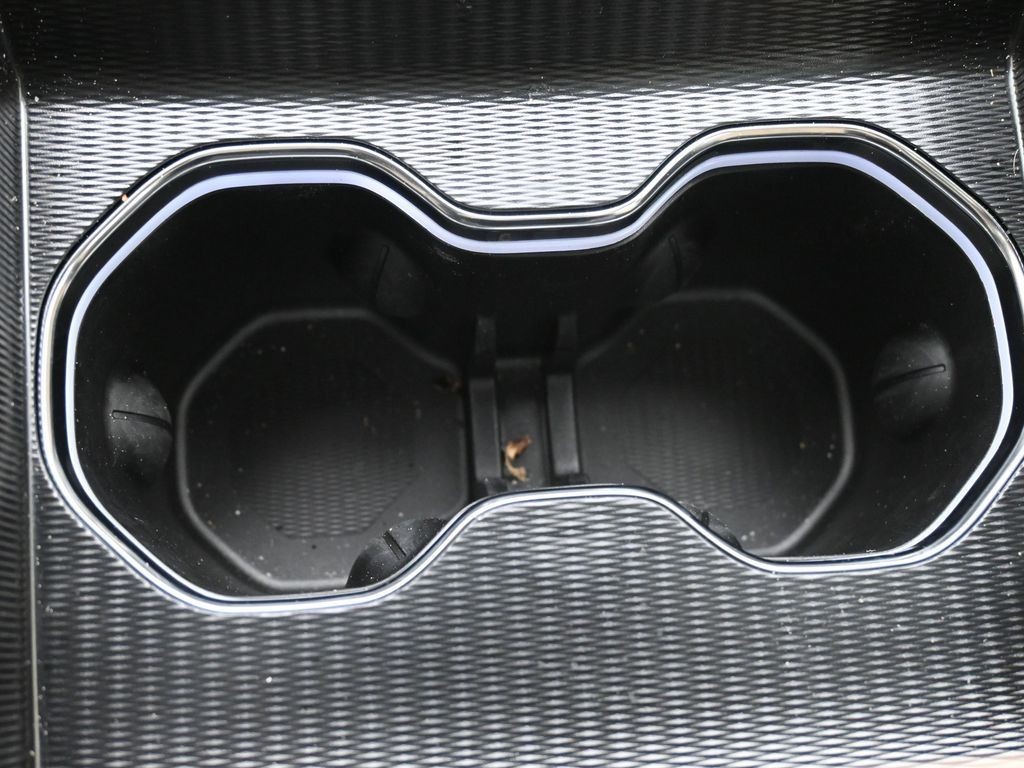 Jeep Grand Cherokee Vehicle Full-screen Gallery Image 18