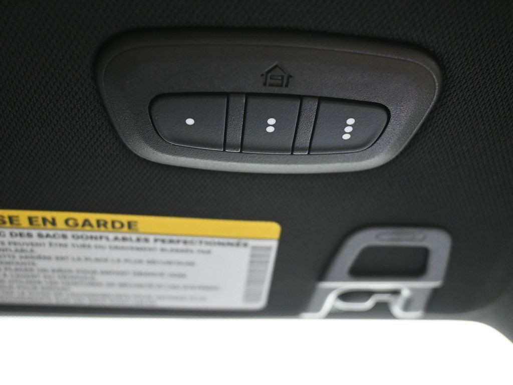 Jeep Grand Cherokee Vehicle Full-screen Gallery Image 21