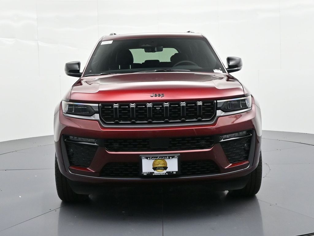 Jeep Grand Cherokee Vehicle Full-screen Gallery Image 3