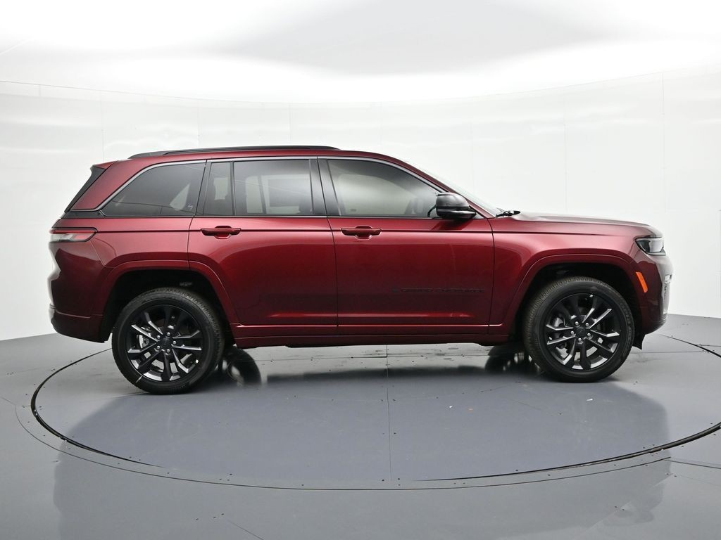 Jeep Grand Cherokee Vehicle Full-screen Gallery Image 5