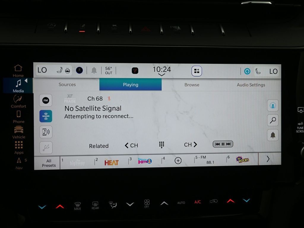 Jeep Grand Cherokee Vehicle Full-screen Gallery Image 11