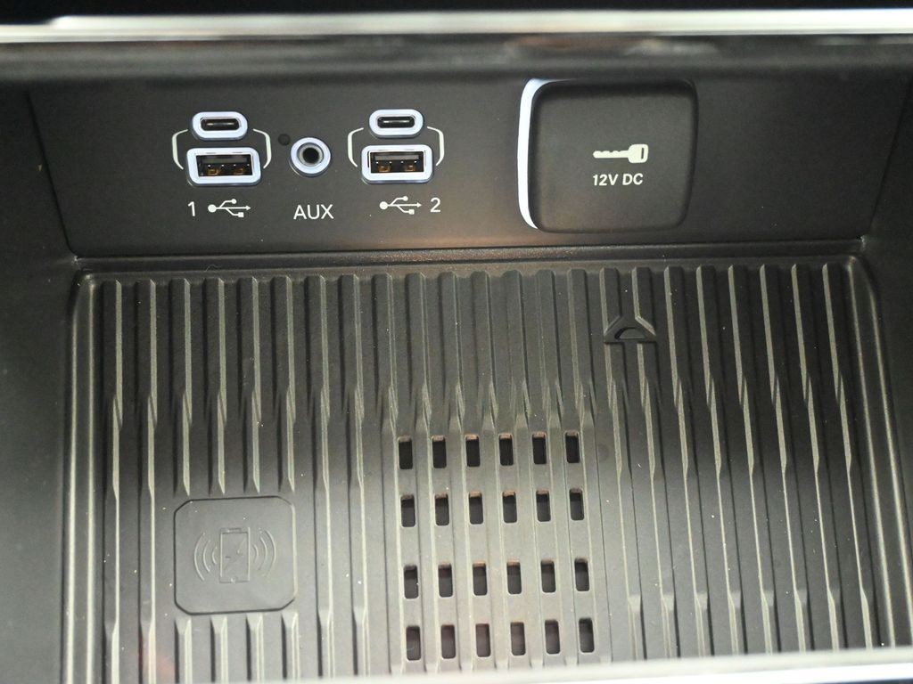 Jeep Grand Cherokee Vehicle Full-screen Gallery Image 15
