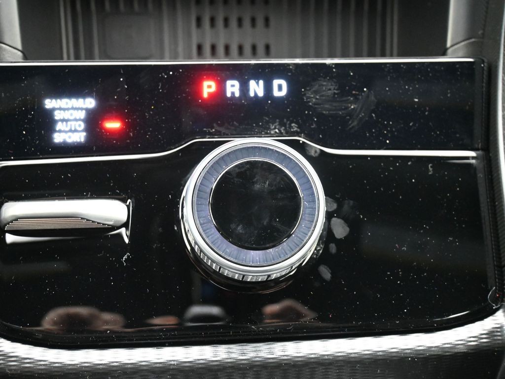 Jeep Grand Cherokee Vehicle Full-screen Gallery Image 16