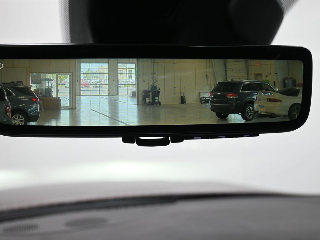 Jeep Grand Cherokee Vehicle Full-screen Gallery Image 19