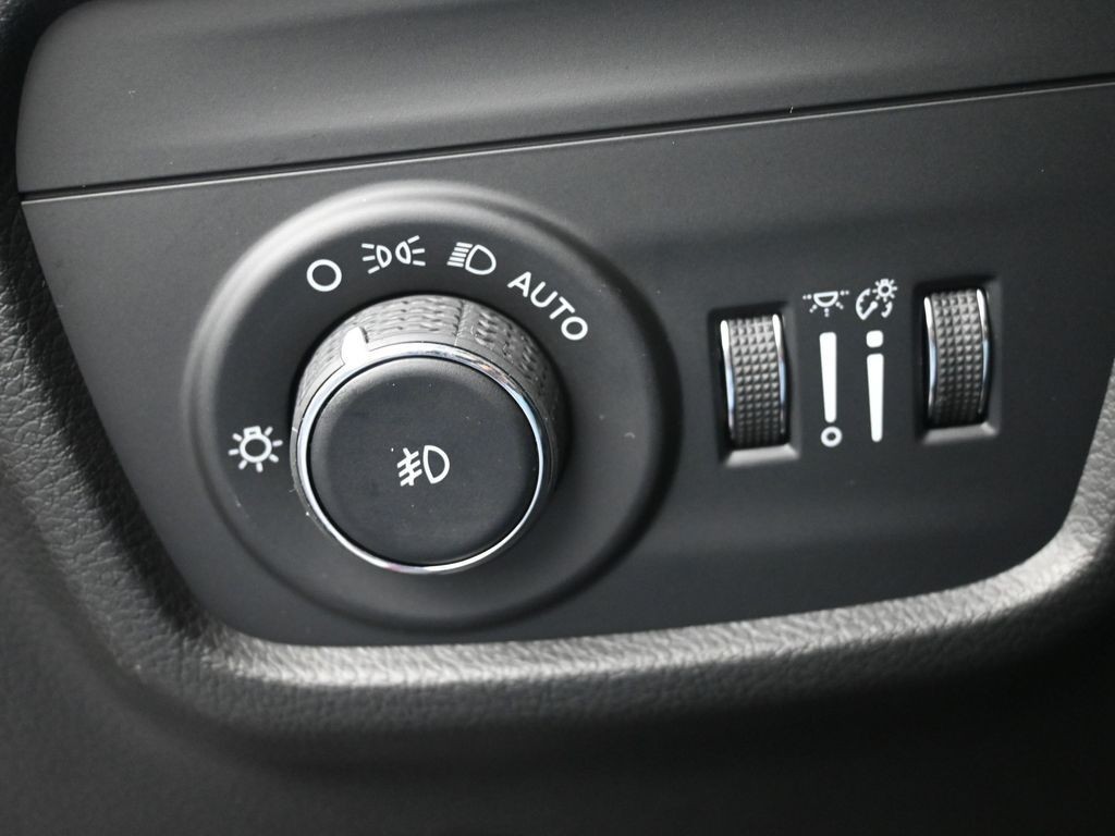 Jeep Grand Cherokee Vehicle Full-screen Gallery Image 23