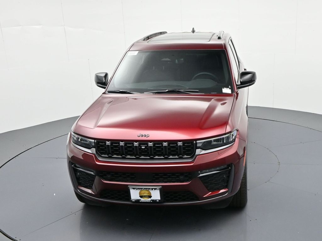 Jeep Grand Cherokee Vehicle Full-screen Gallery Image 28