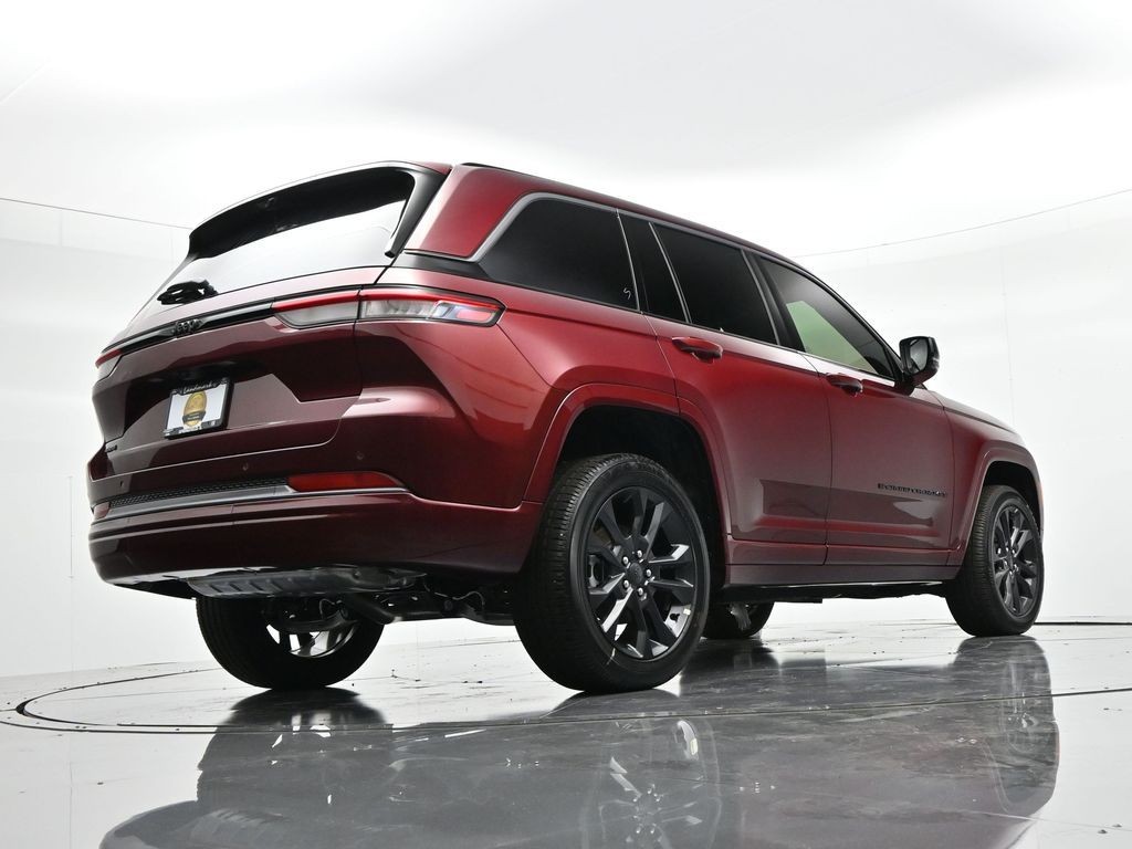 Jeep Grand Cherokee Vehicle Full-screen Gallery Image 33