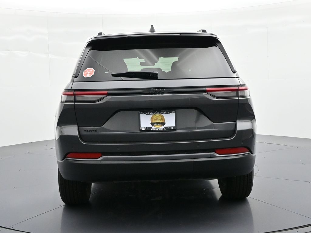 Jeep Grand Cherokee Vehicle Full-screen Gallery Image 7