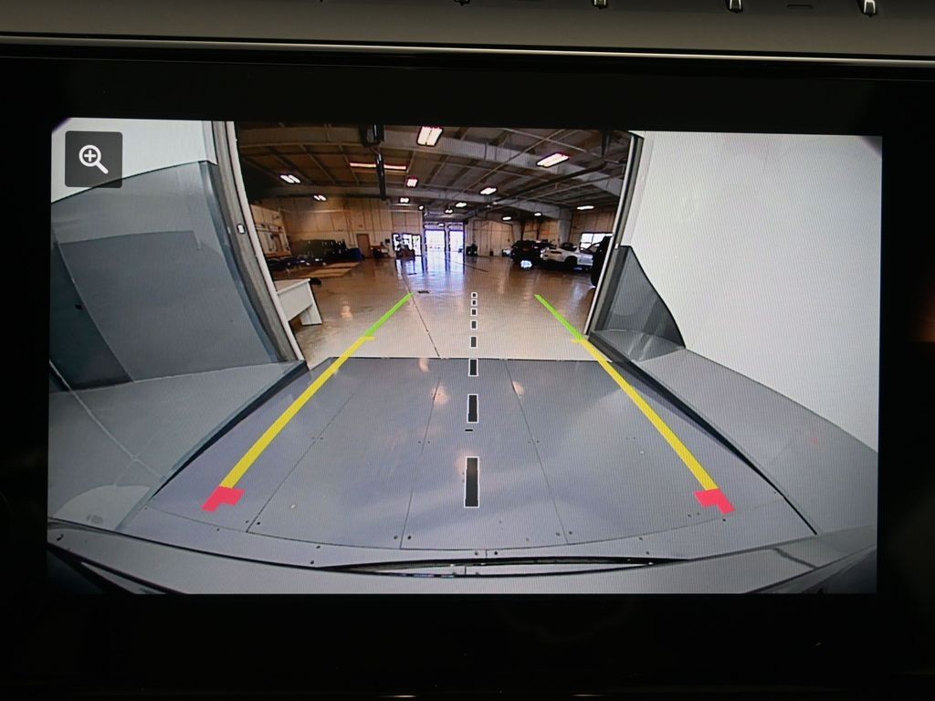 Jeep Grand Cherokee Vehicle Full-screen Gallery Image 11
