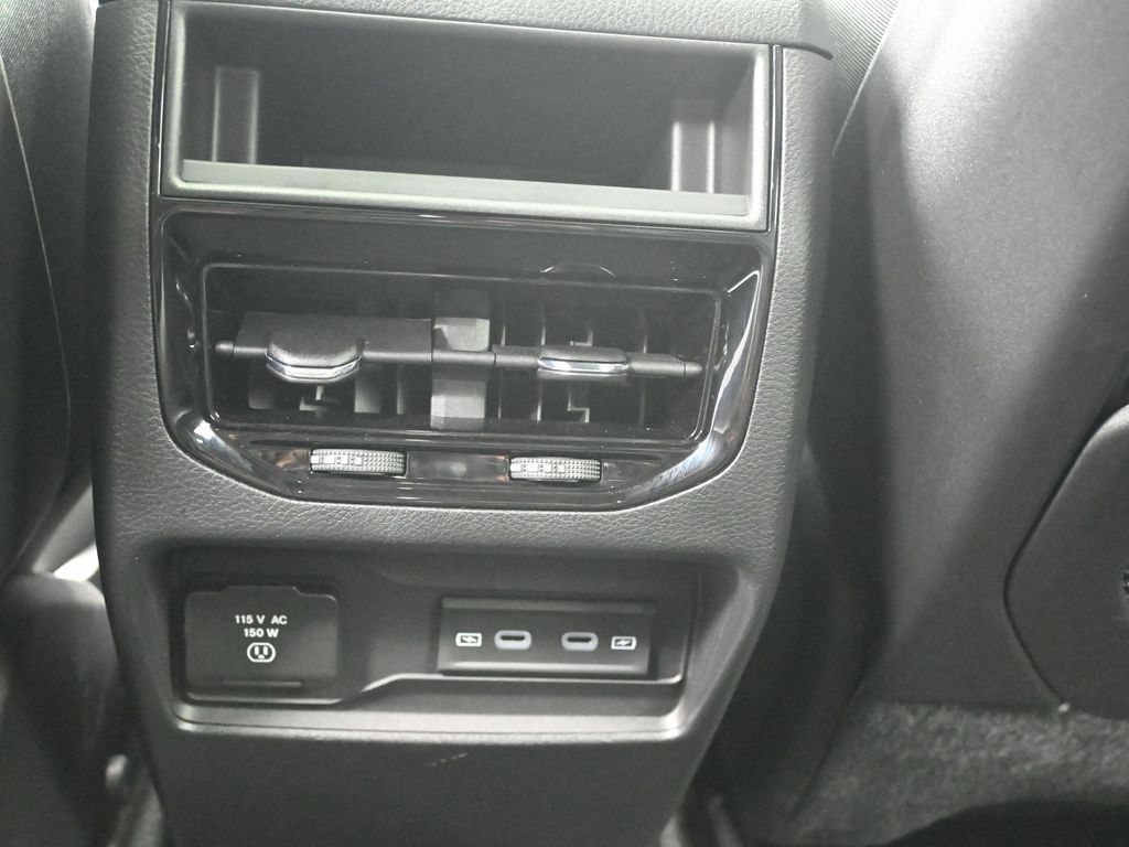 Jeep Grand Cherokee Vehicle Full-screen Gallery Image 23