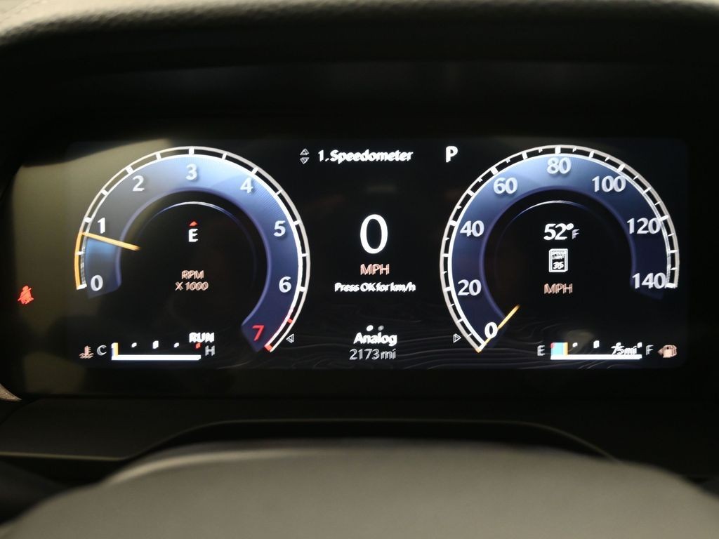 Jeep Grand Cherokee Vehicle Full-screen Gallery Image 24
