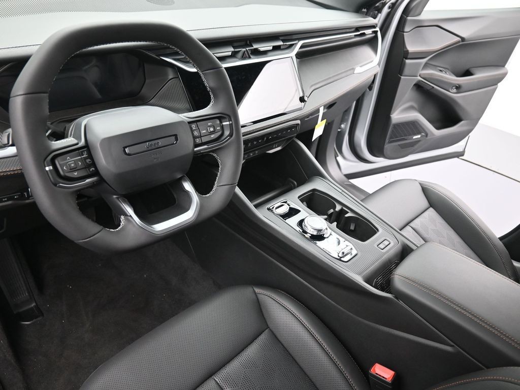 Jeep Cherokee Vehicle Full-screen Gallery Image 16