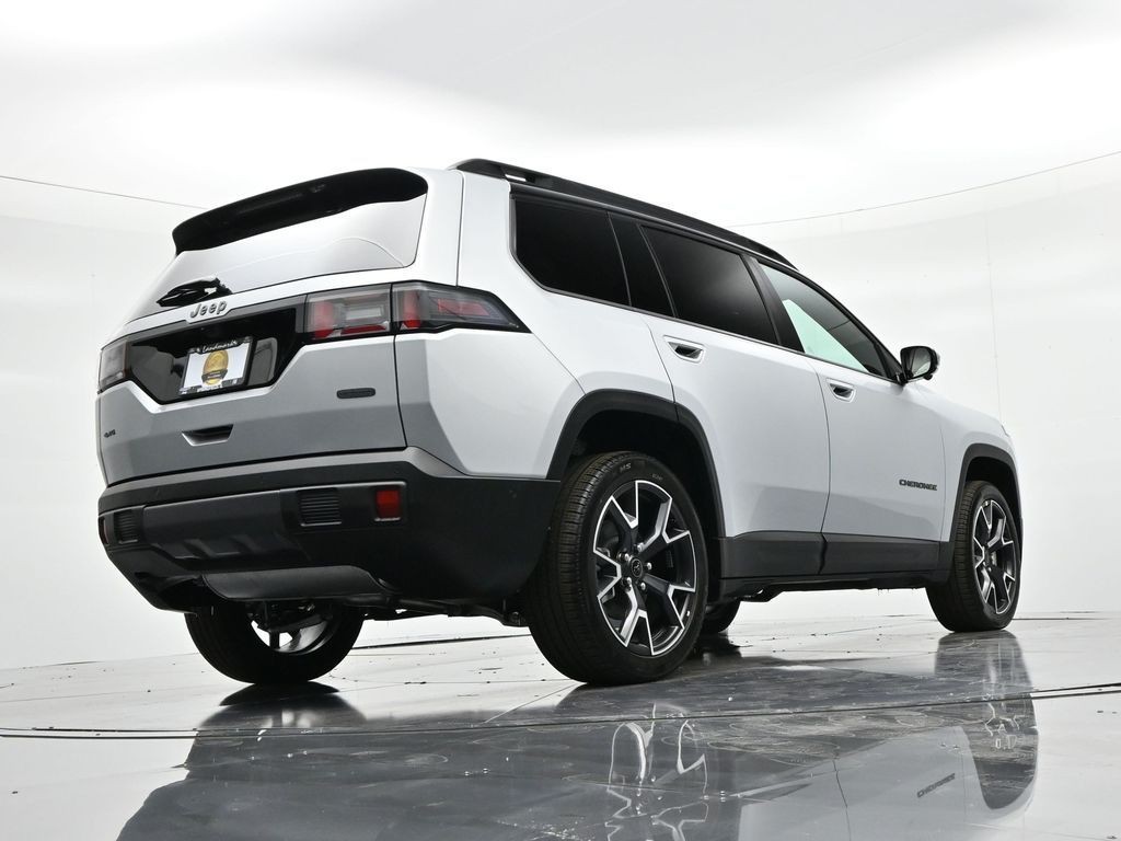 Jeep Cherokee Vehicle Full-screen Gallery Image 24