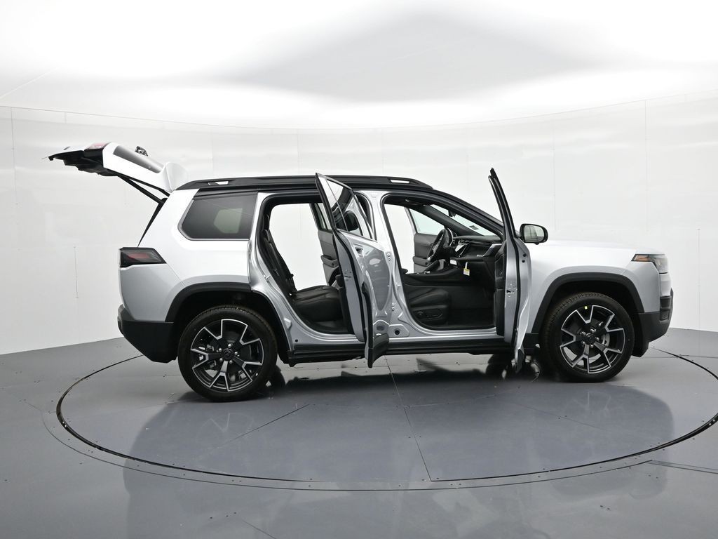 Jeep Cherokee Vehicle Full-screen Gallery Image 26