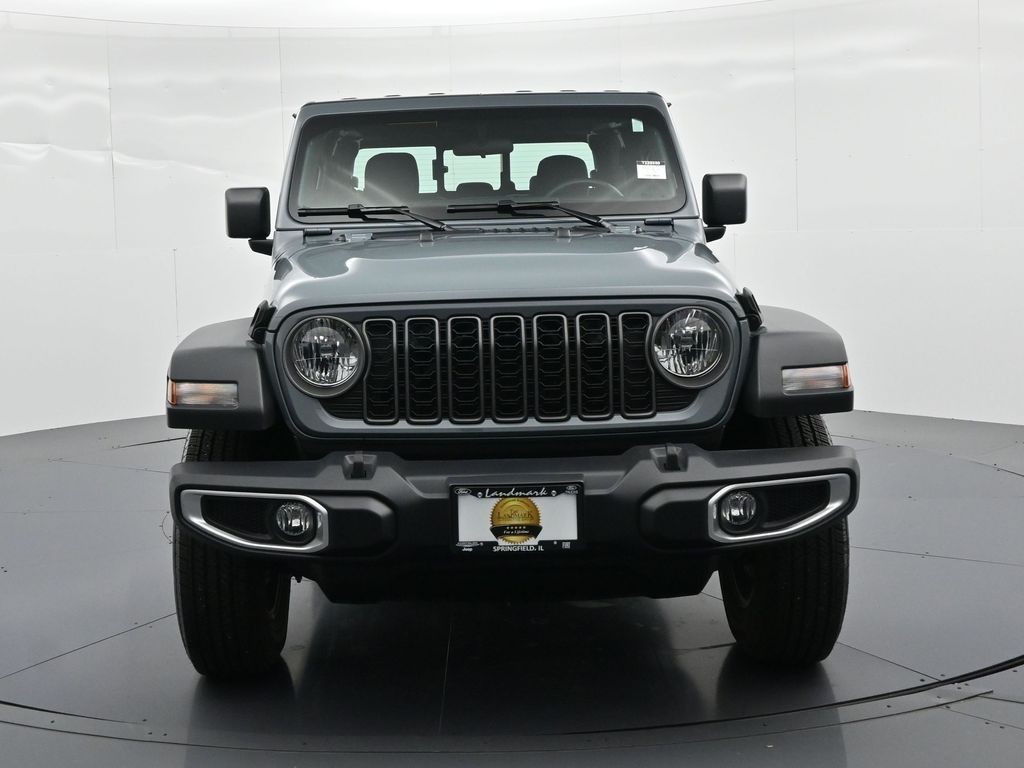Jeep Gladiator Vehicle Full-screen Gallery Image 3