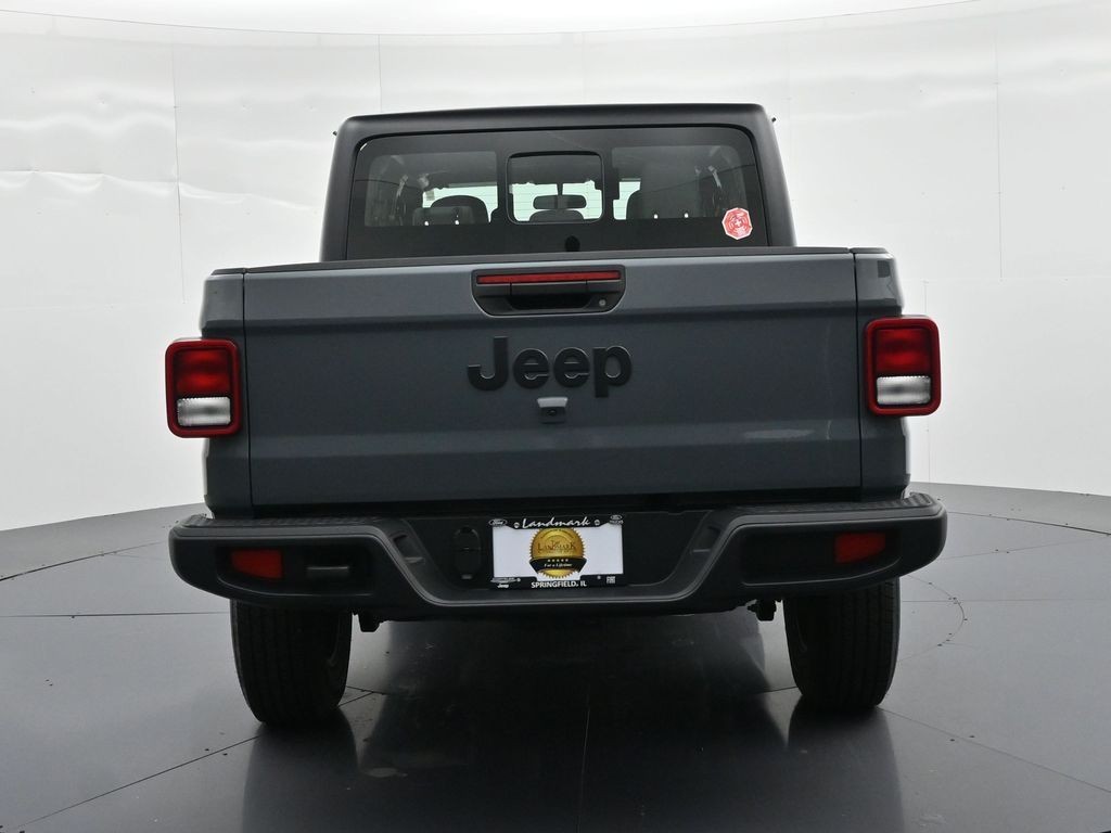 Jeep Gladiator Vehicle Full-screen Gallery Image 7