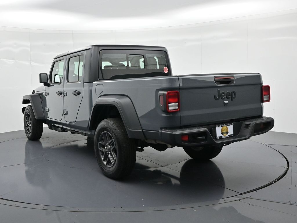 Jeep Gladiator Vehicle Full-screen Gallery Image 8