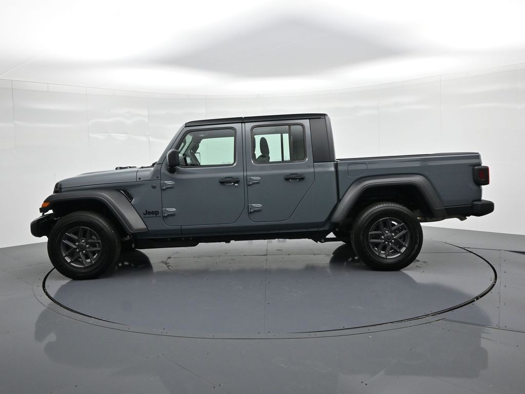 Jeep Gladiator Vehicle Full-screen Gallery Image 9