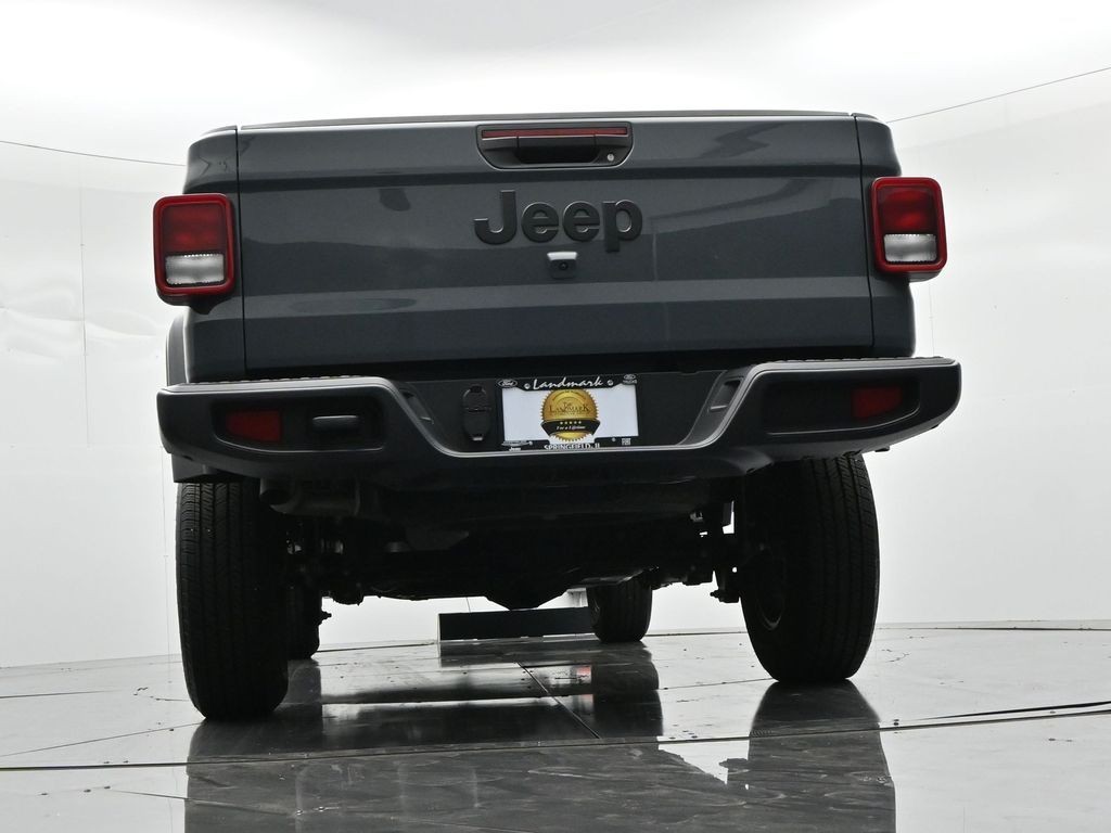Jeep Gladiator Vehicle Full-screen Gallery Image 21
