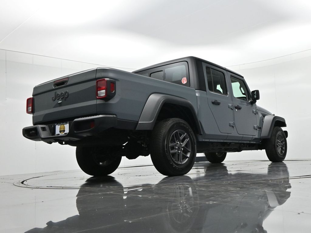 Jeep Gladiator Vehicle Full-screen Gallery Image 22