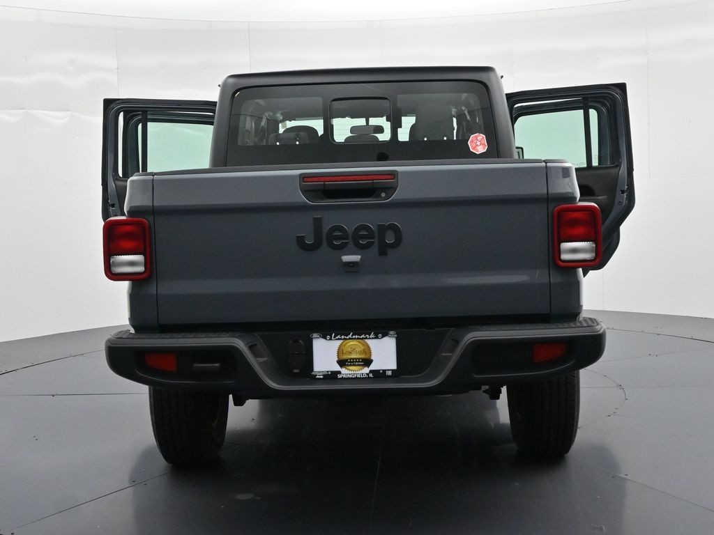 Jeep Gladiator Vehicle Full-screen Gallery Image 27