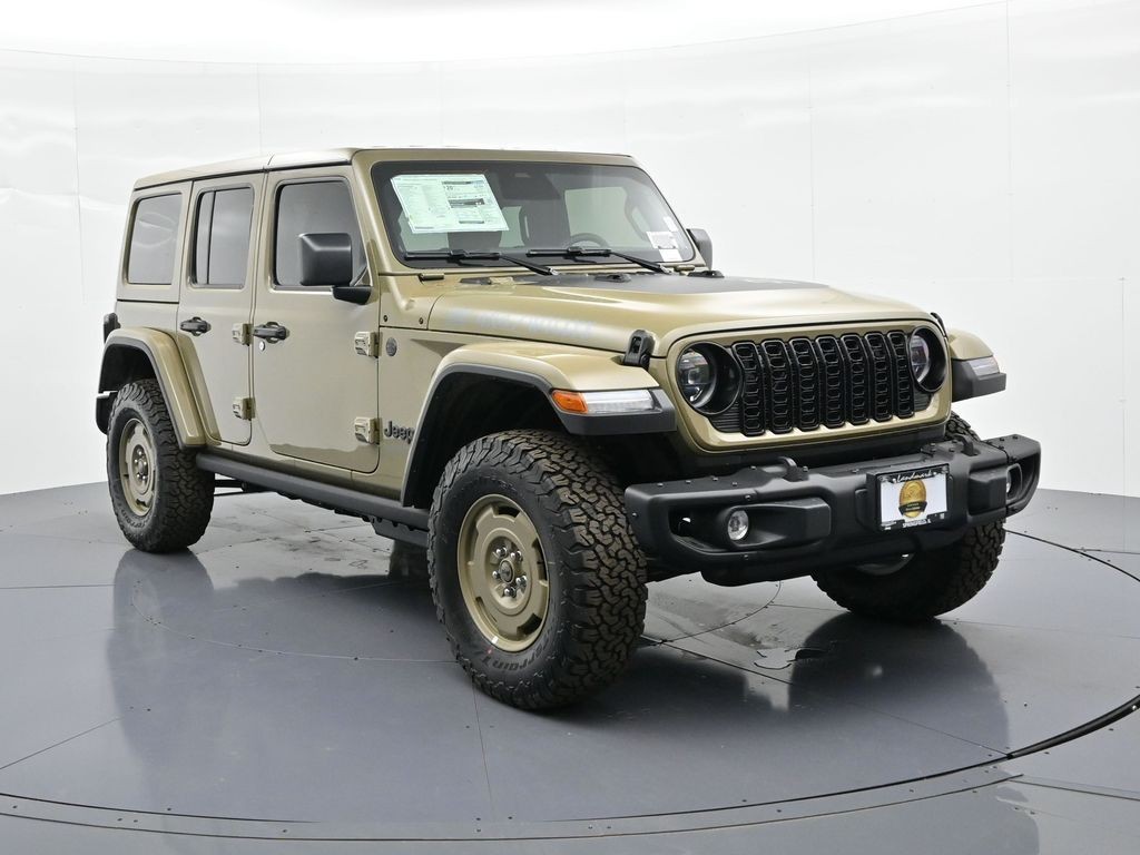 Jeep Wrangler Vehicle Full-screen Gallery Image 4