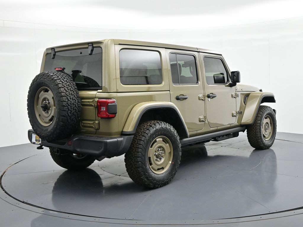 Jeep Wrangler Vehicle Full-screen Gallery Image 6