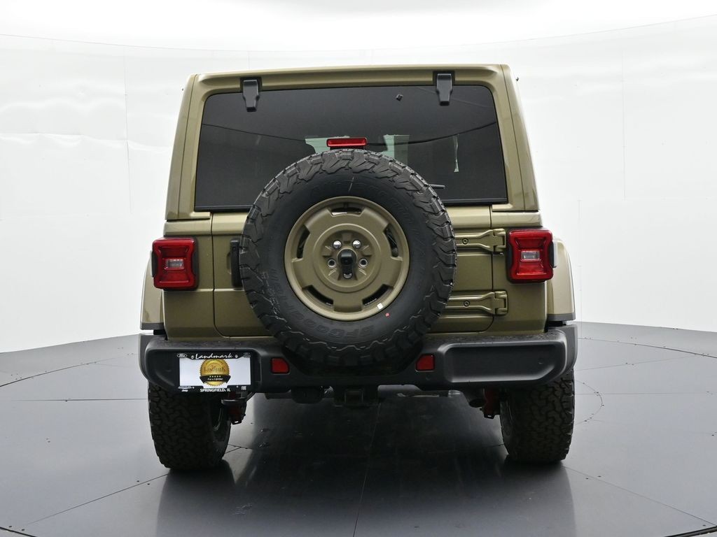 Jeep Wrangler Vehicle Full-screen Gallery Image 7