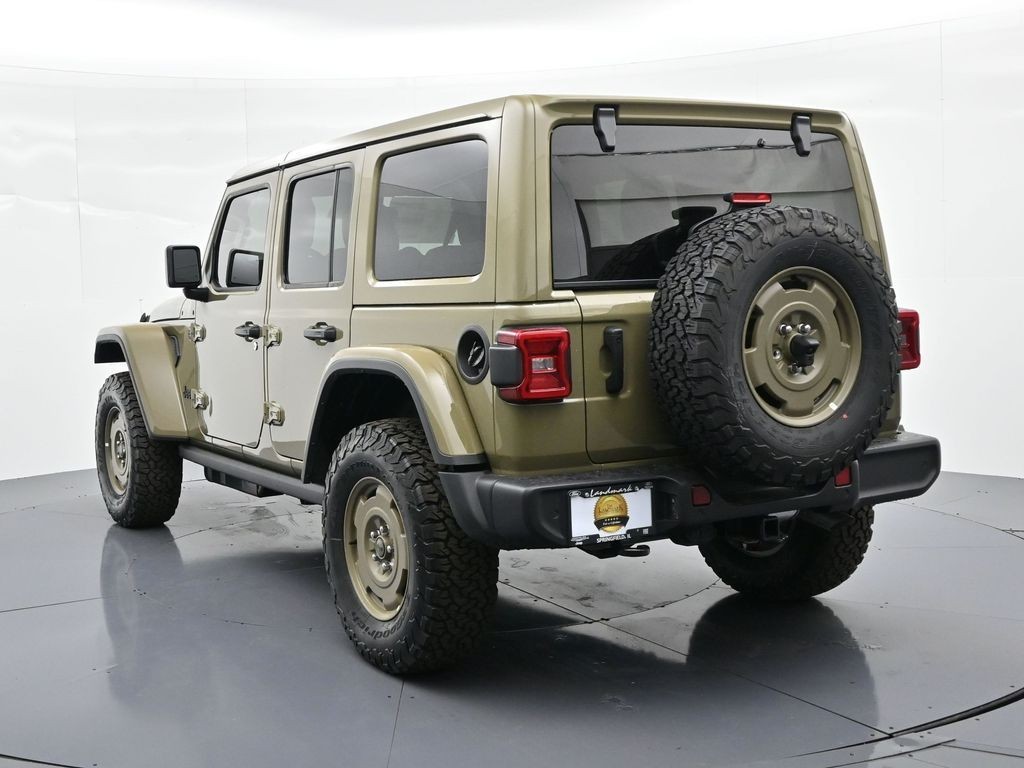 Jeep Wrangler Vehicle Full-screen Gallery Image 8