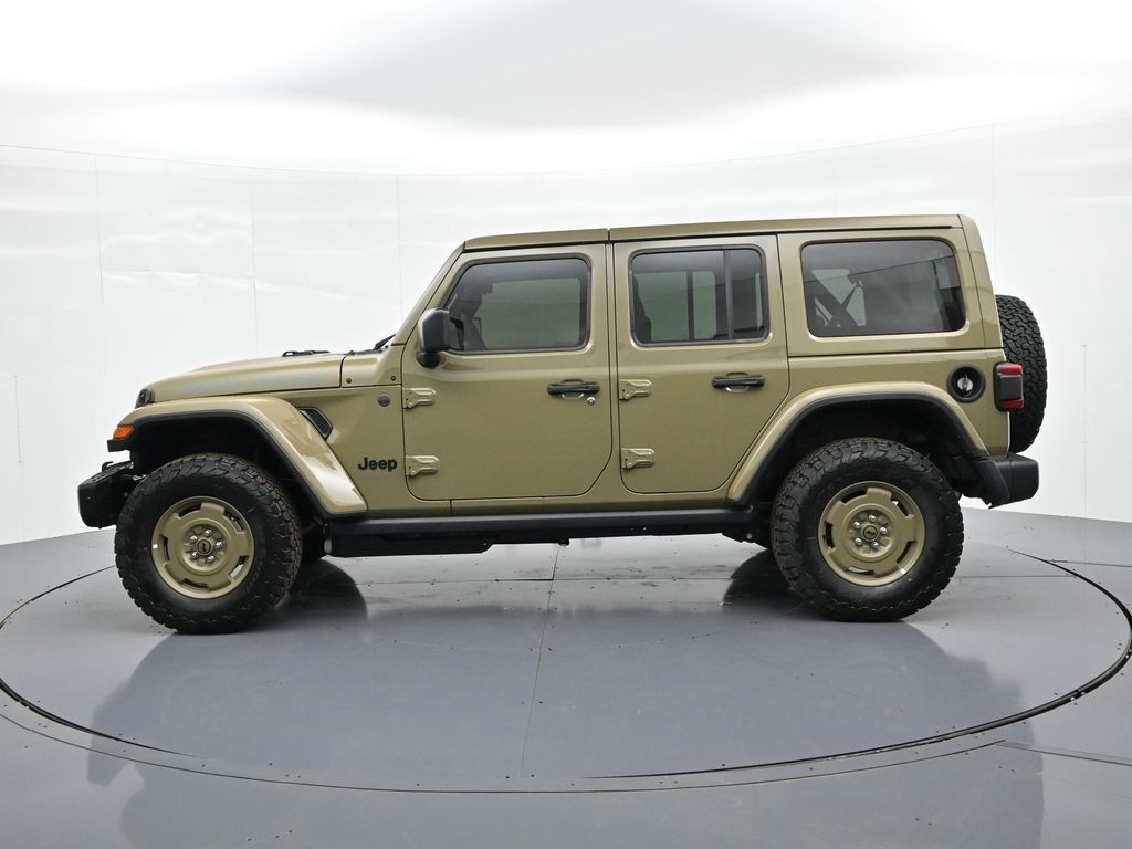 Jeep Wrangler Vehicle Full-screen Gallery Image 9