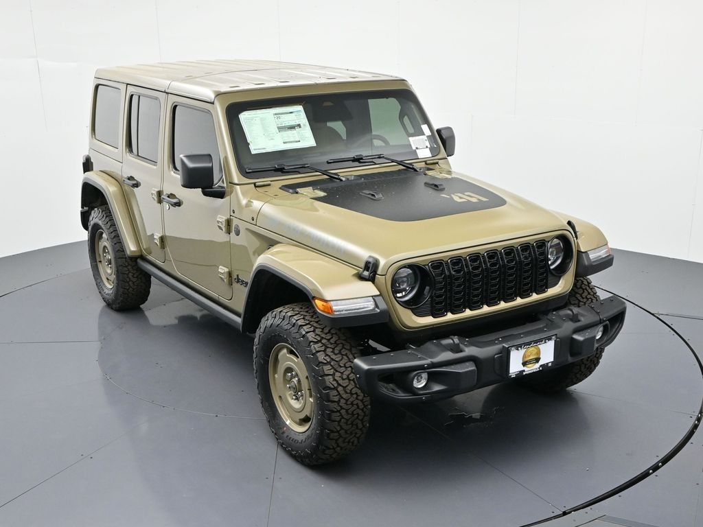 Jeep Wrangler Vehicle Full-screen Gallery Image 22