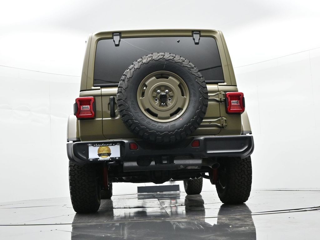 Jeep Wrangler Vehicle Full-screen Gallery Image 27