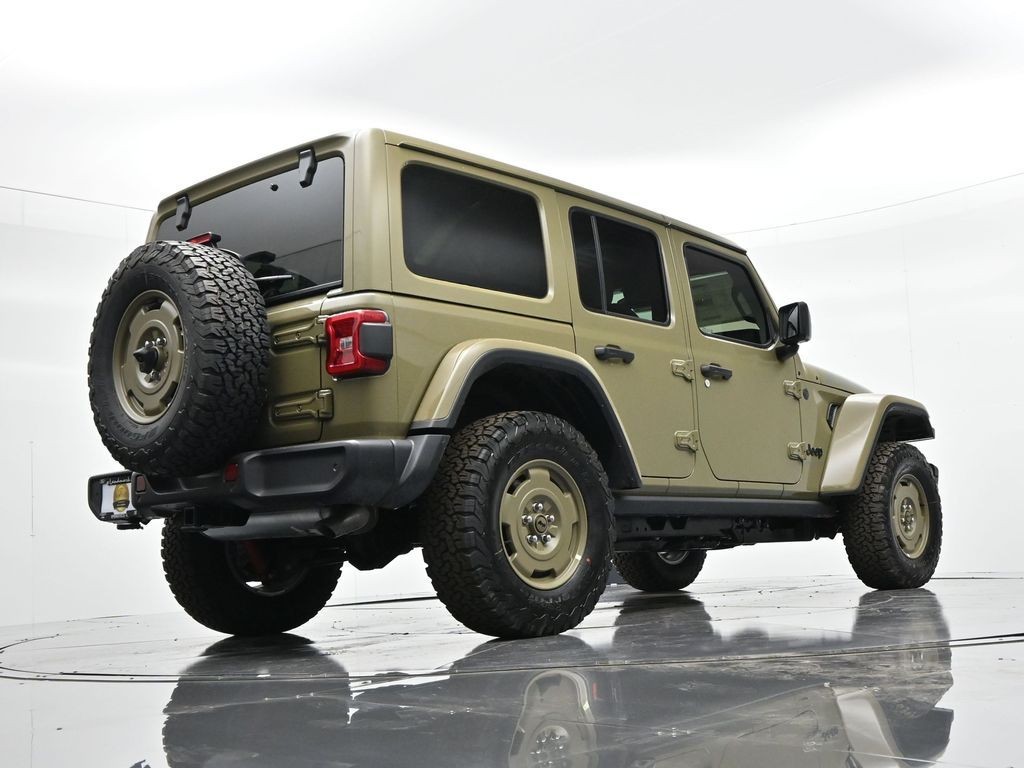 Jeep Wrangler Vehicle Full-screen Gallery Image 28