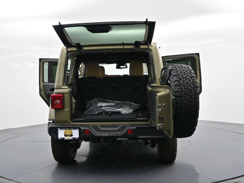 Jeep Wrangler Vehicle Full-screen Gallery Image 33