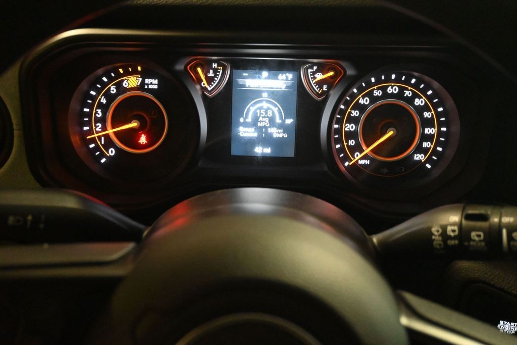 Jeep Wrangler Vehicle Full-screen Gallery Image 10