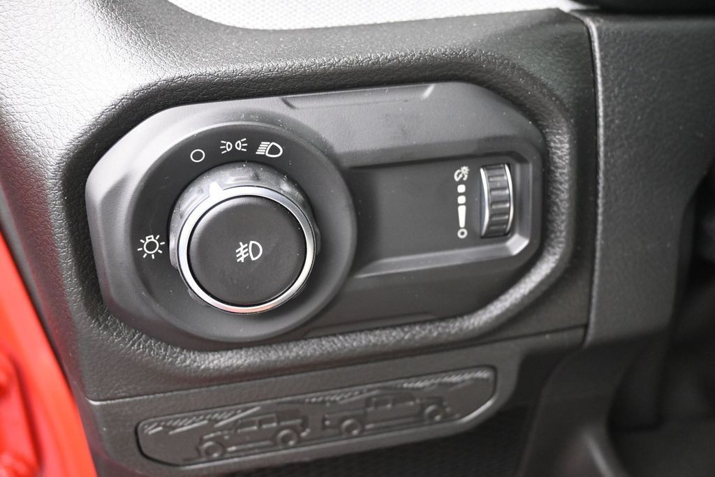 Jeep Wrangler Vehicle Full-screen Gallery Image 18
